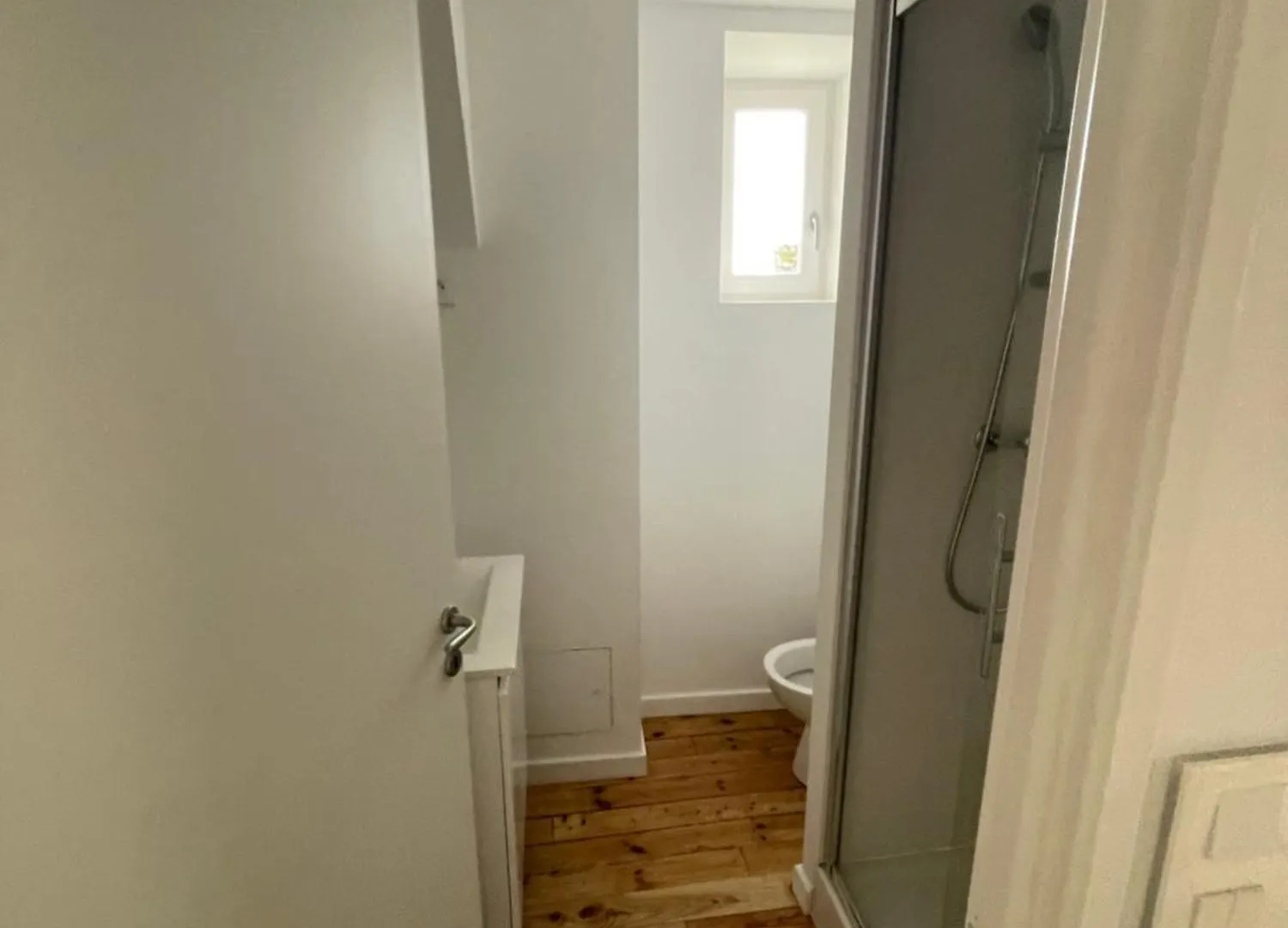 Appartement En Plein Centre Questembert 0*,  France